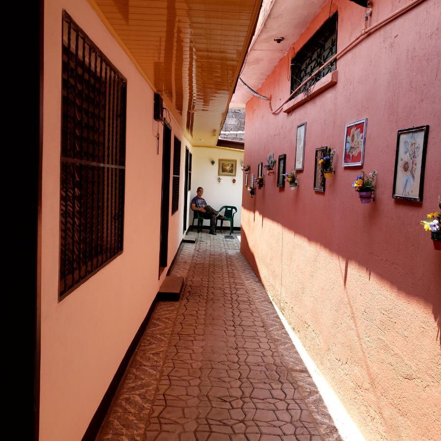 Judys Home - Bed And Breakfast Retalhuleu Exterior foto